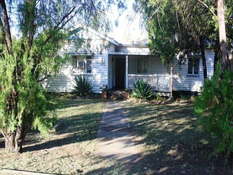 27 Moreton Street, Eidsvold QLD 4627