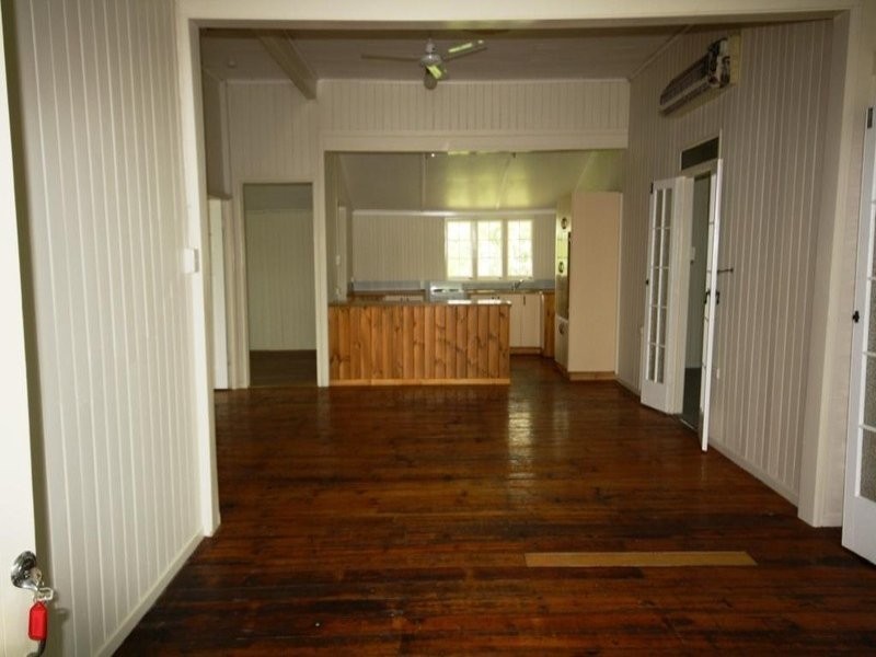 10 Flinders Street, Mundubbera QLD 4626
