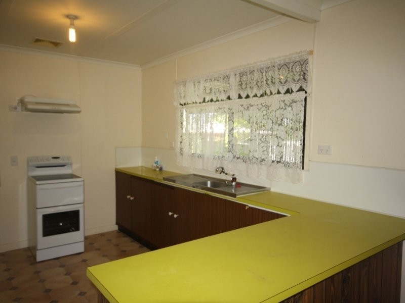 37 Elizabeth Street, Mundubbera QLD 4626