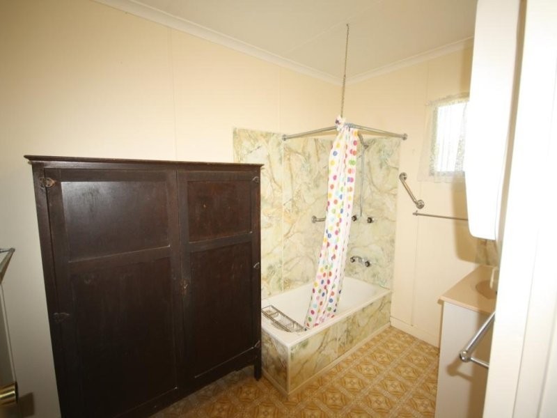 37 Elizabeth Street, Mundubbera QLD 4626