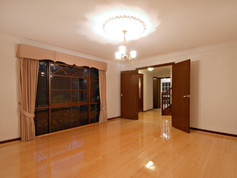 23 Mirbelia Street, Kenmore Hills QLD 4069