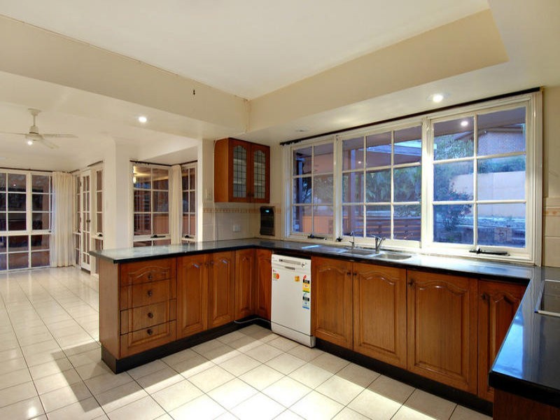 23 Mirbelia Street, Kenmore Hills QLD 4069