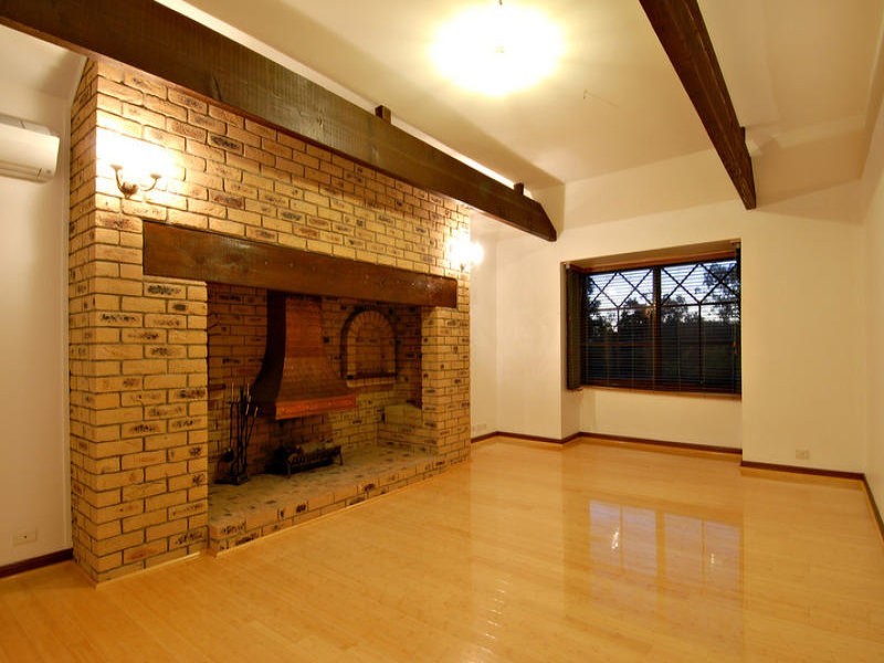 23 Mirbelia Street, Kenmore Hills QLD 4069