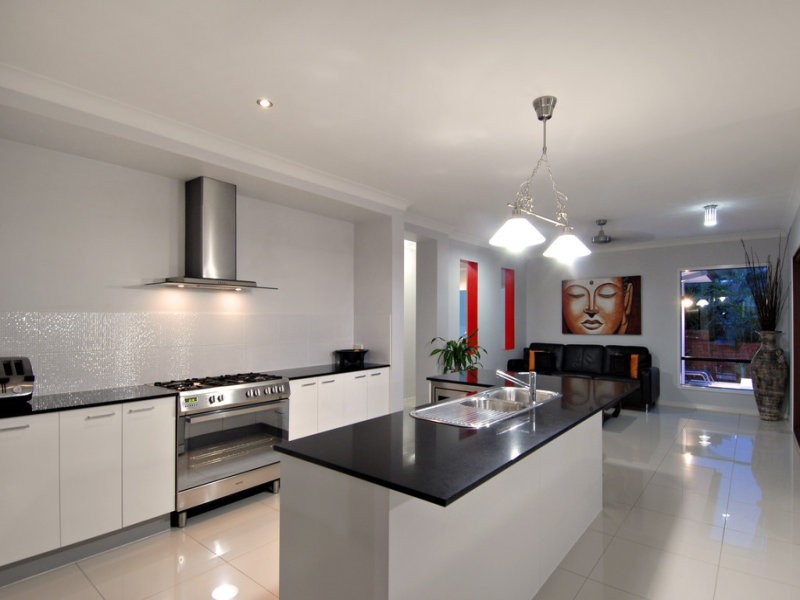 20a Princeton Street, Kenmore QLD 4069