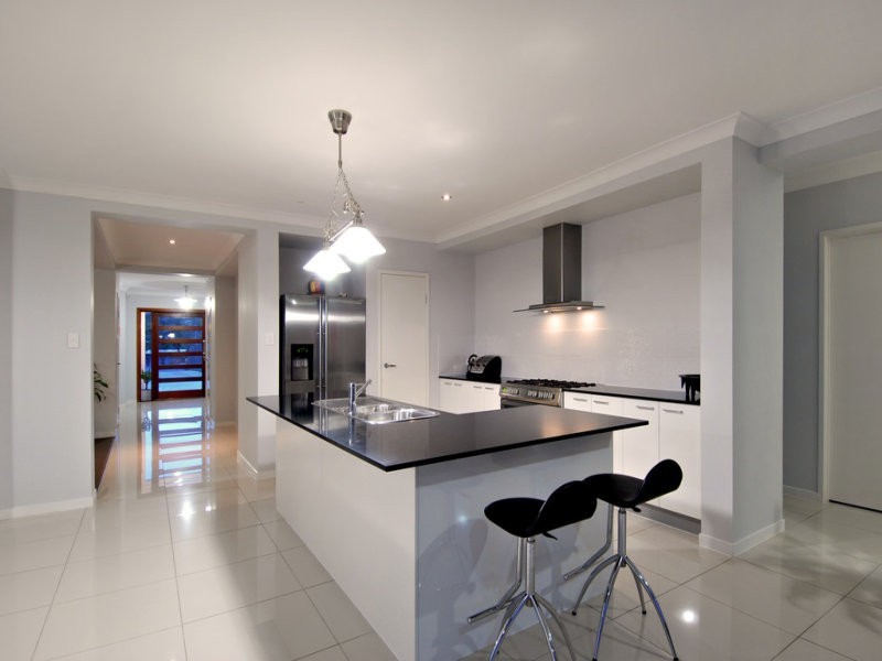 20a Princeton Street, Kenmore QLD 4069