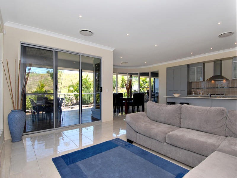 15 Leila Place, Pullenvale QLD 4069