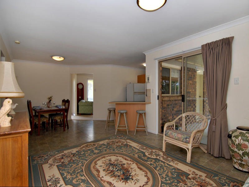 16 Creswick Place, Bellbowrie QLD 4070