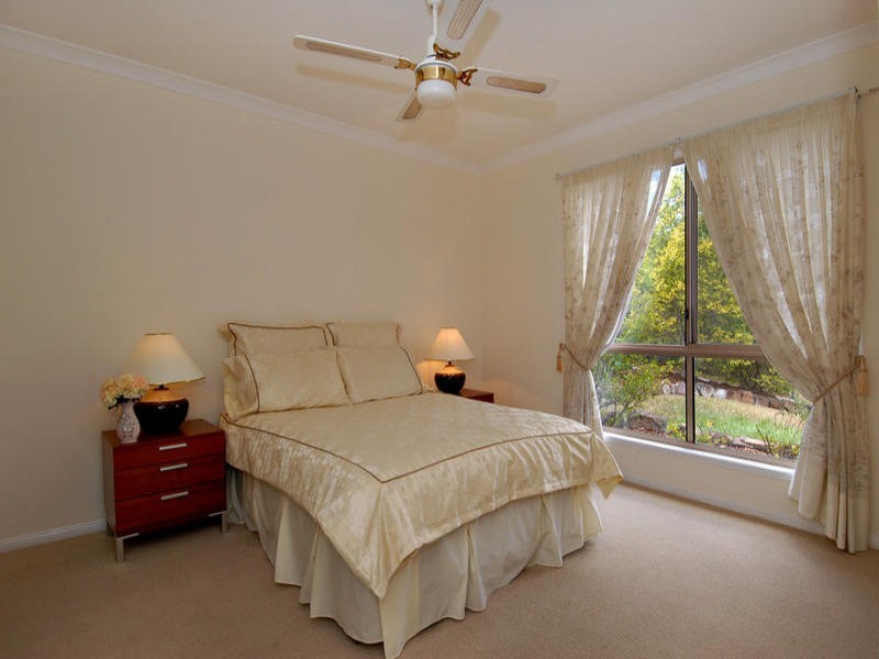 16 Creswick Place, Bellbowrie QLD 4070