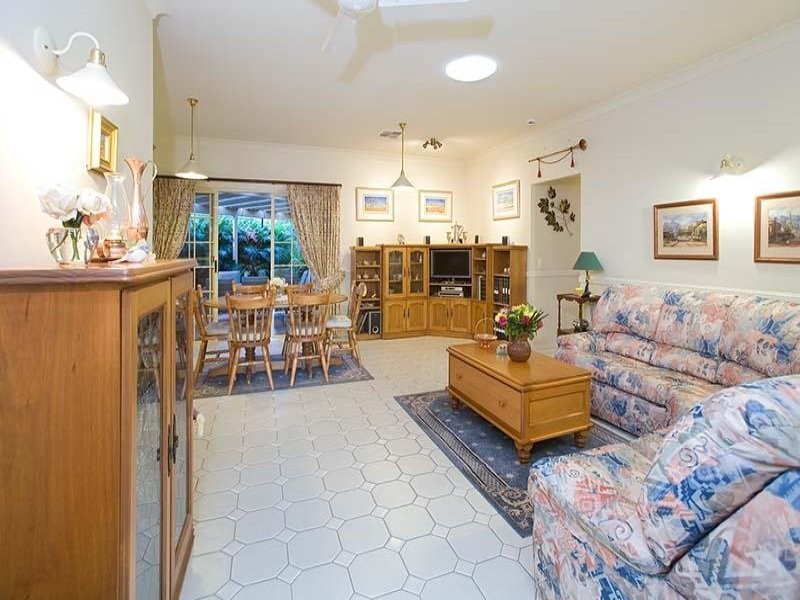 21 Drysdale Crescent, Brookfield QLD 4069