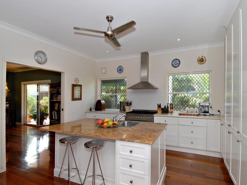 13 Sundown Street, Kenmore QLD 4069