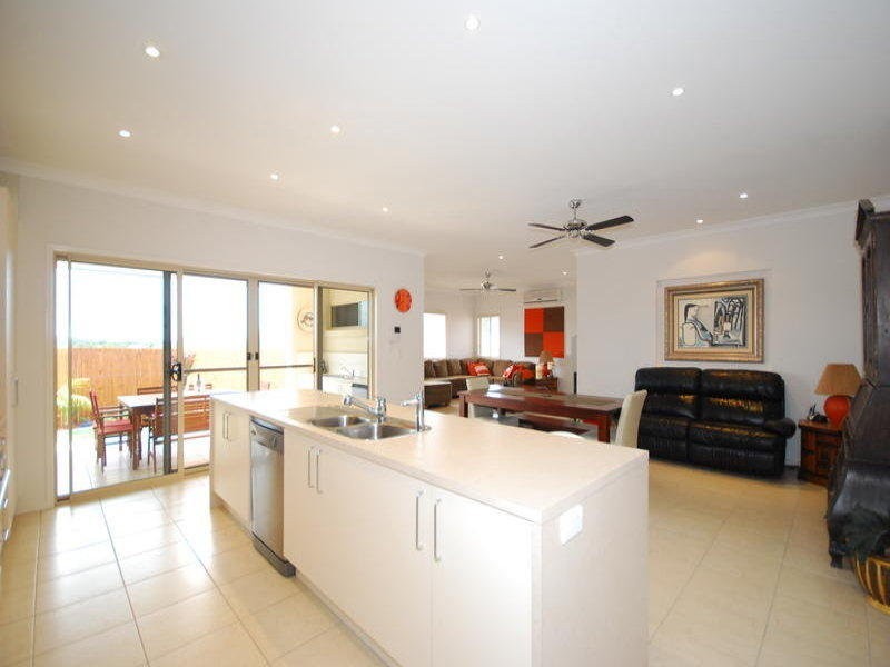 15 Grange Place, Moggill QLD 4070