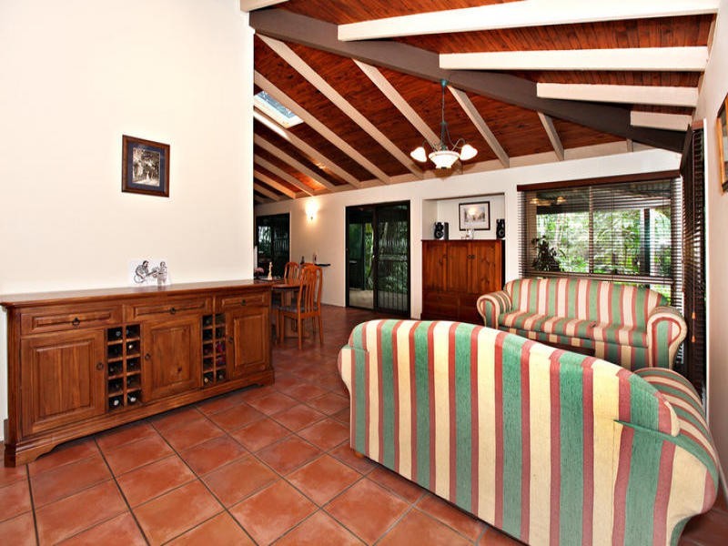 73 Chapel Hill Road, Chapel Hill QLD 4069