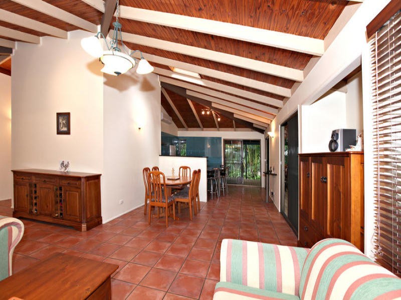 73 Chapel Hill Road, Chapel Hill QLD 4069