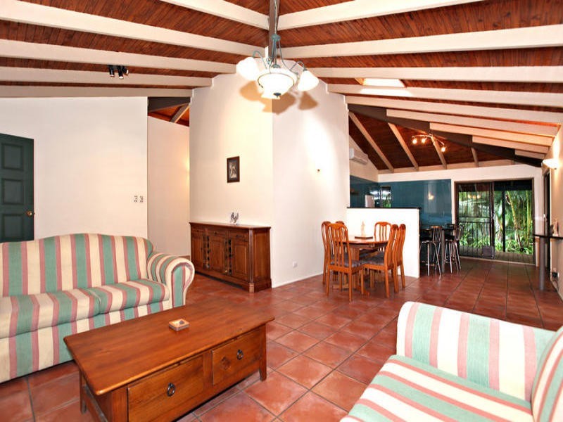 73 Chapel Hill Road, Chapel Hill QLD 4069