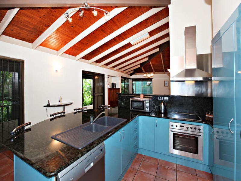 73 Chapel Hill Road, Chapel Hill QLD 4069