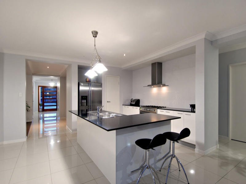 20A Princeton Street, Kenmore QLD 4069