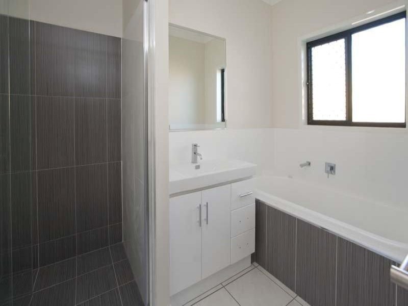 11 Grand Canyon Drive, Springfield Lakes QLD 4300