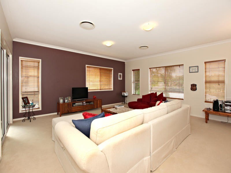 14 Summerfield Place, Kenmore QLD 4069