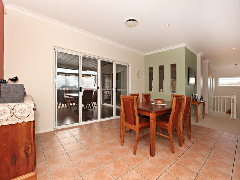 14 Summerfield Place, Kenmore QLD 4069