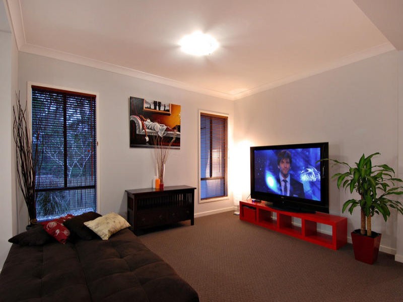 20a Princeton Street, Kenmore QLD 4069