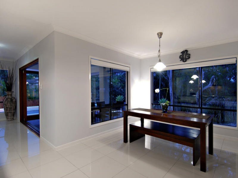 20a Princeton Street, Kenmore QLD 4069