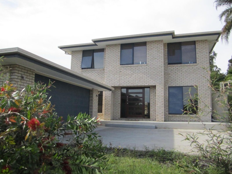 2A Scandia Street, Kenmore QLD 4069