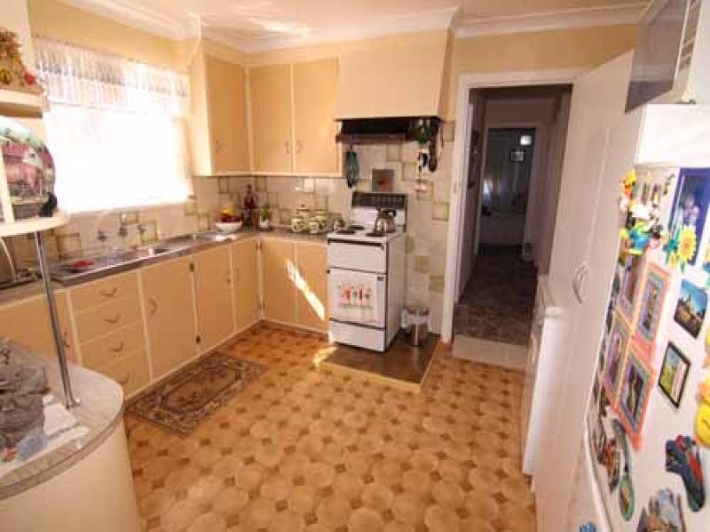 99 Coronation, Glen Innes NSW 2370