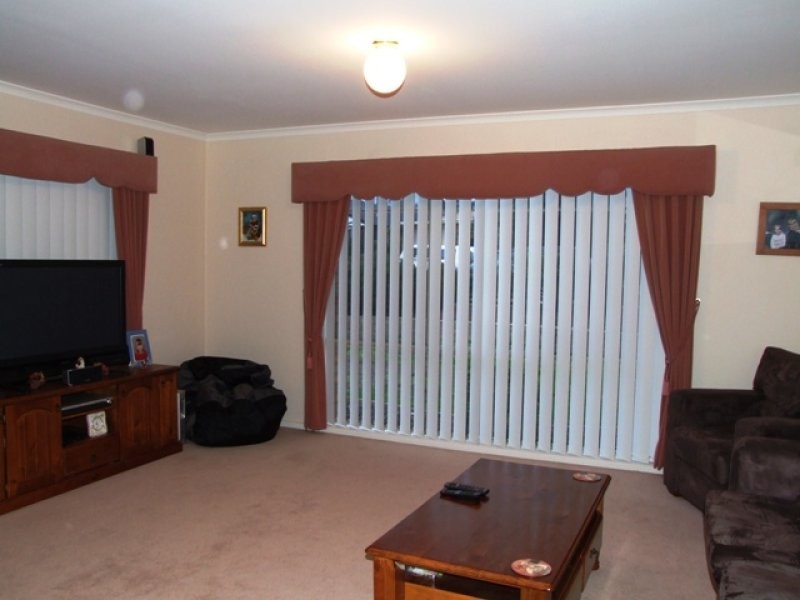 30 Pinnacle Crescent, Brookfield VIC 3338