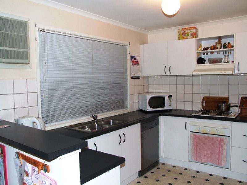 30 Pinnacle Crescent, Brookfield VIC 3338