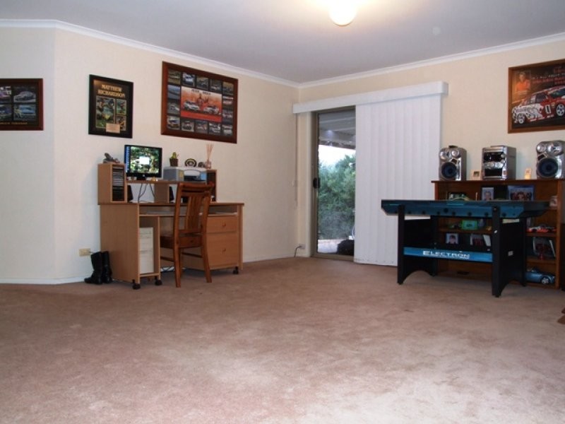 30 Pinnacle Crescent, Brookfield VIC 3338