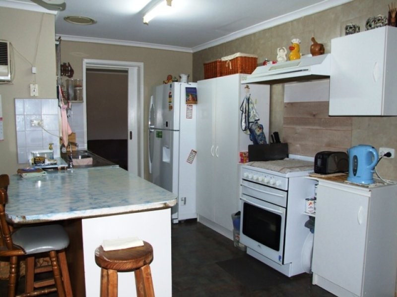 6 Valerie Court, Melton South VIC 3338