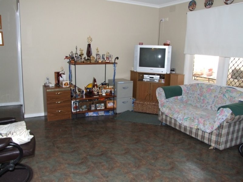 6 Valerie Court, Melton South VIC 3338