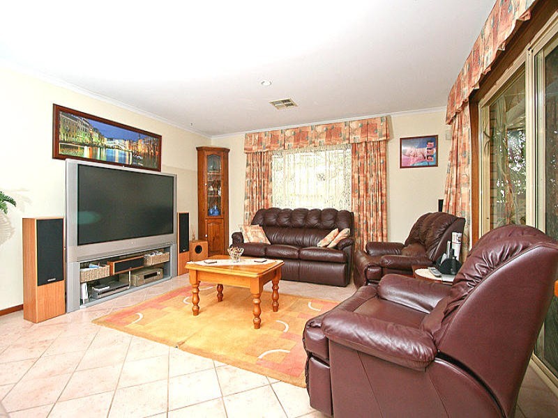 8 Coley Place, Greenwith SA 5125