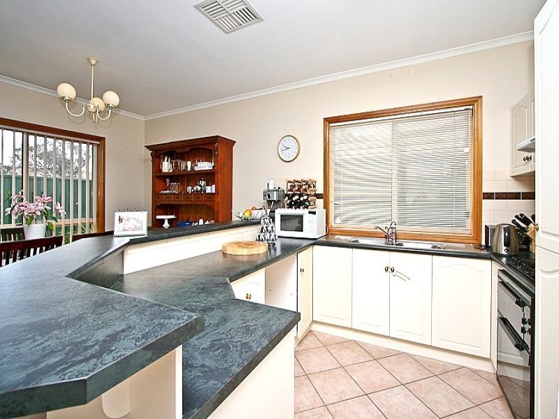 8 Brookside Street, Oakden SA 5086