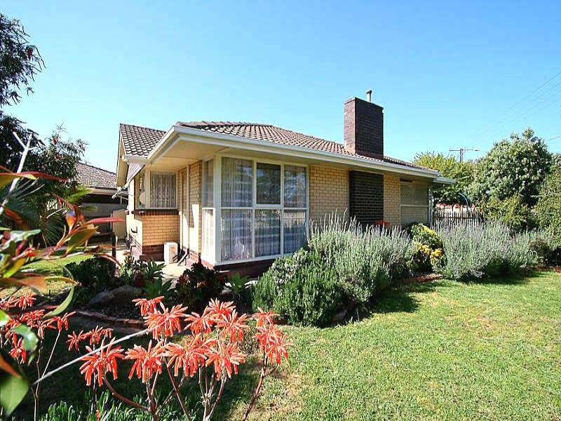 2 Edwin Avenue, Pennington SA 5013