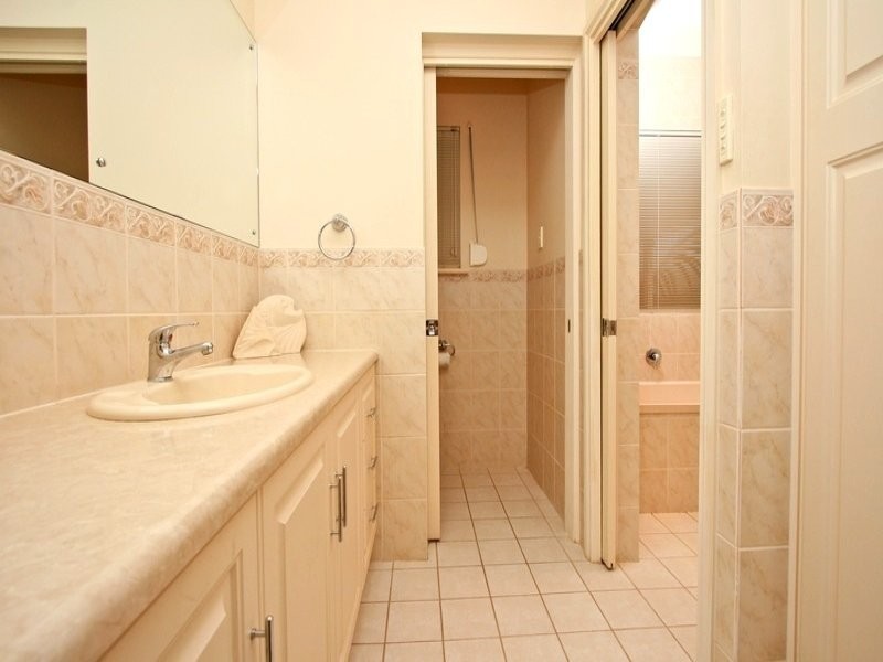 11 Egret Street, Mawson Lakes SA 5095