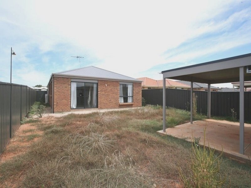 4 Coonawarra Avenue, Andrews Farm SA 5114