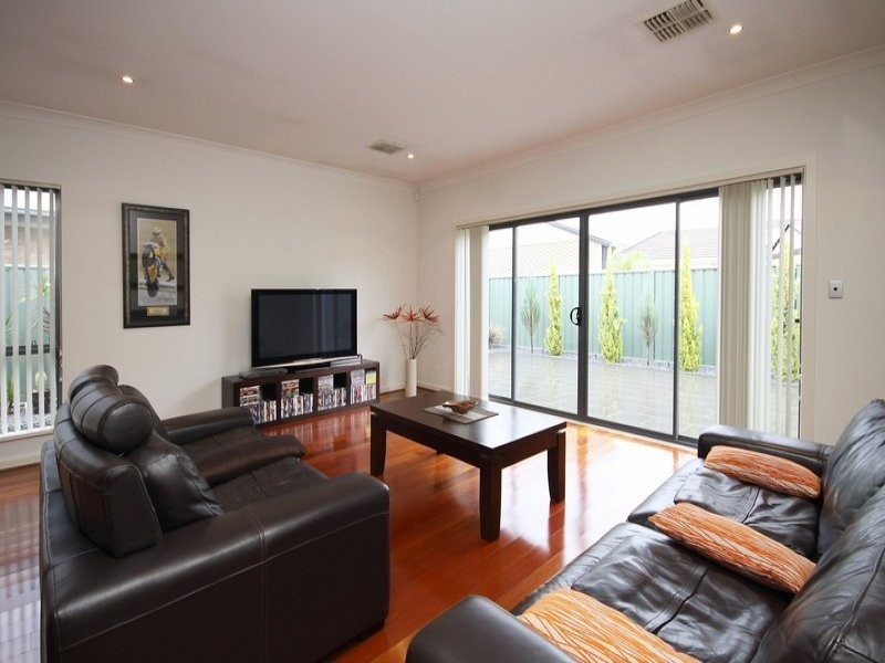 11 Innes Circuit, Mawson Lakes SA 5095