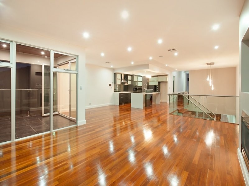 1, 81 Military Road, Tennyson SA 5022