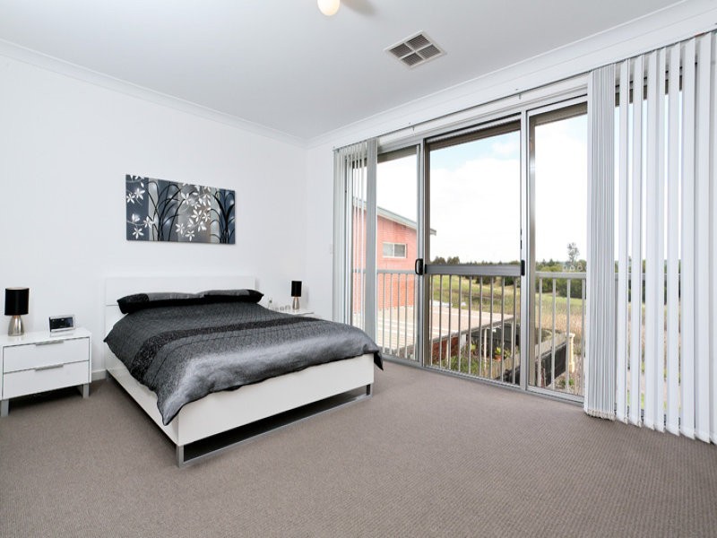 4 Northcote Walk, Mawson Lakes SA 5095