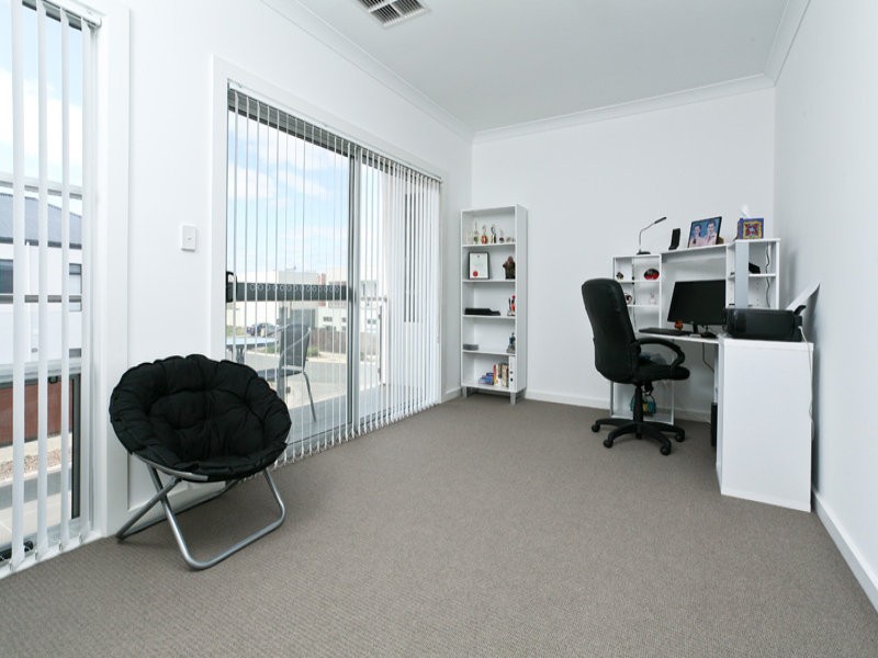 4 Northcote Walk, Mawson Lakes SA 5095