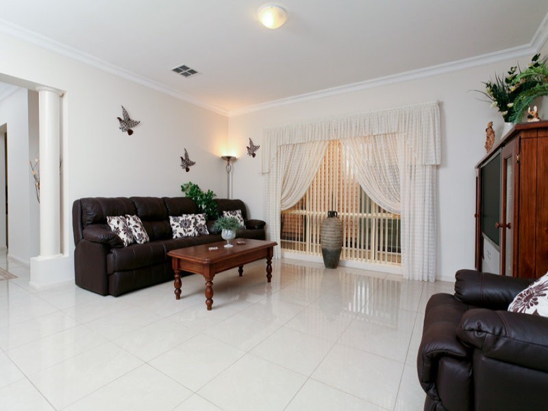 14 McKinlay Court, Mawson Lakes SA 5095