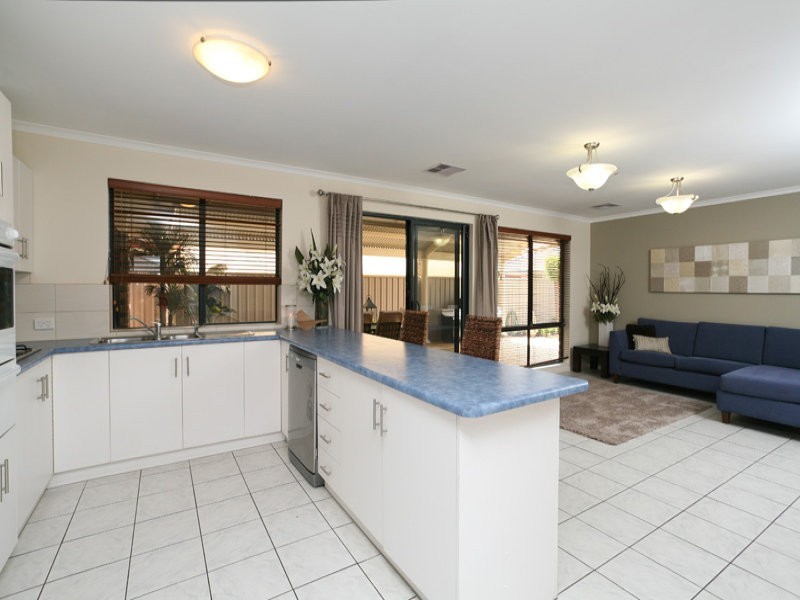1 Oakwood Street, Parafield Gardens SA 5107