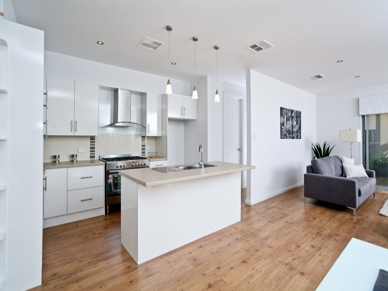 72 The Strand, Mawson Lakes SA 5095