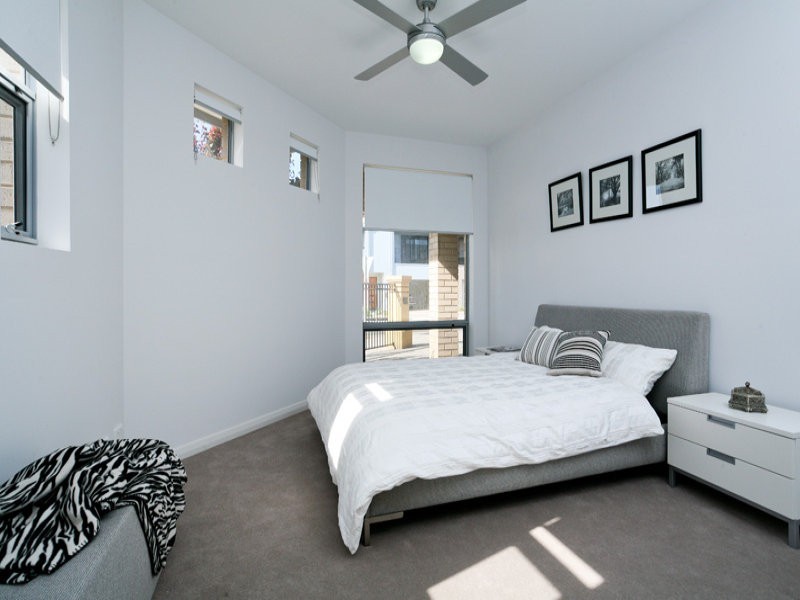 72 The Strand, Mawson Lakes SA 5095