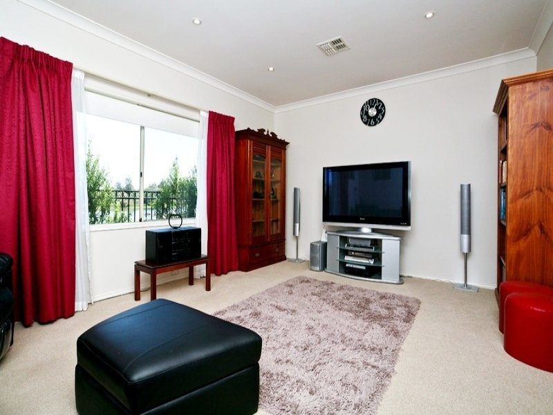 82 Sanctuary Drive, Mawson Lakes SA 5095