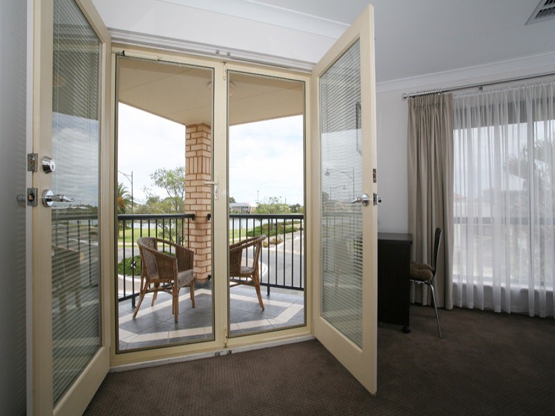 57 Sheaoak Drive, Mawson Lakes SA 5095