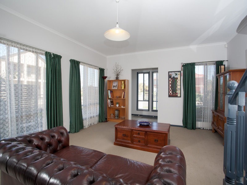 112 Isla Circuit, Mawson Lakes SA 5095