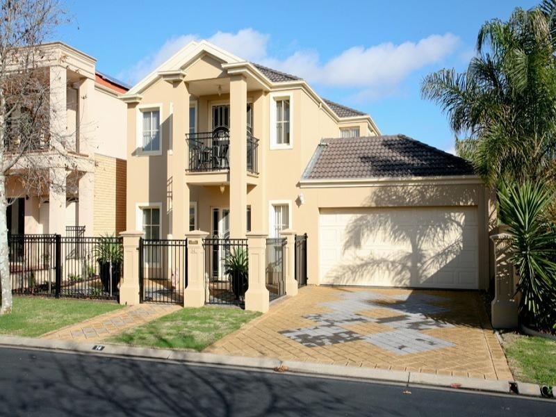 14 McKinlay Court, Mawson Lakes SA 5095