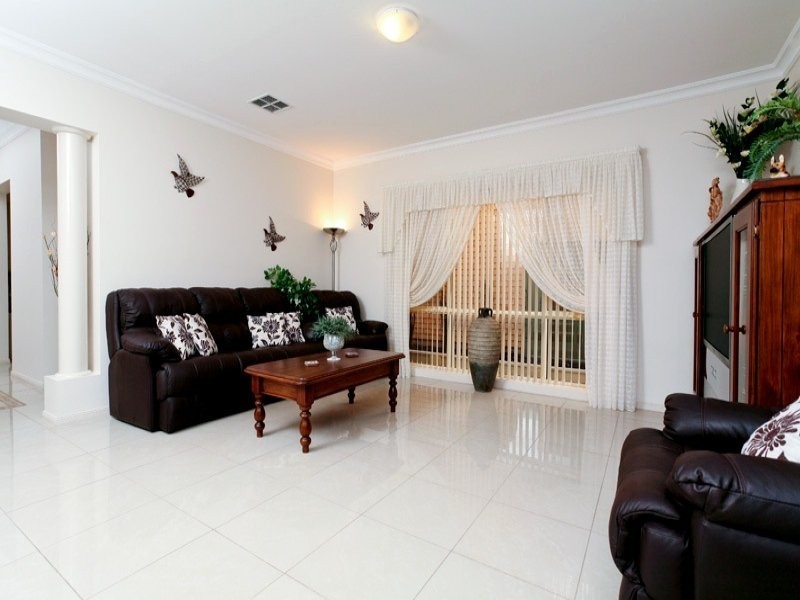 14 McKinlay Court, Mawson Lakes SA 5095